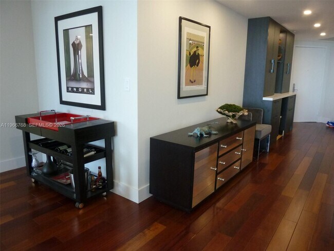 Building Photo - 400 Alton Rd