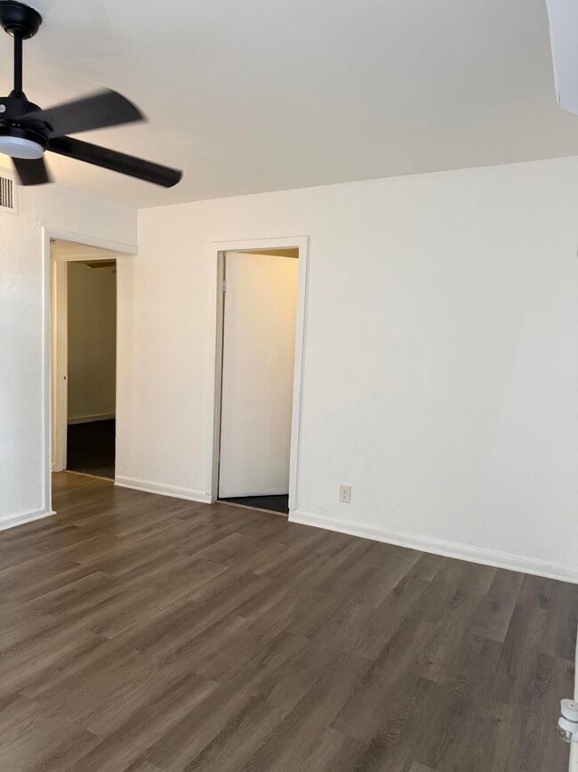 Building Photo - 245 SW 14th Ave