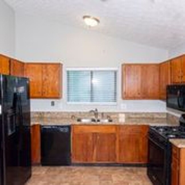 Building Photo - CHARMING 3 BED 2 BATH HOME FOR LEASE IN PR...