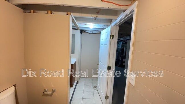 Building Photo - 717 N D St