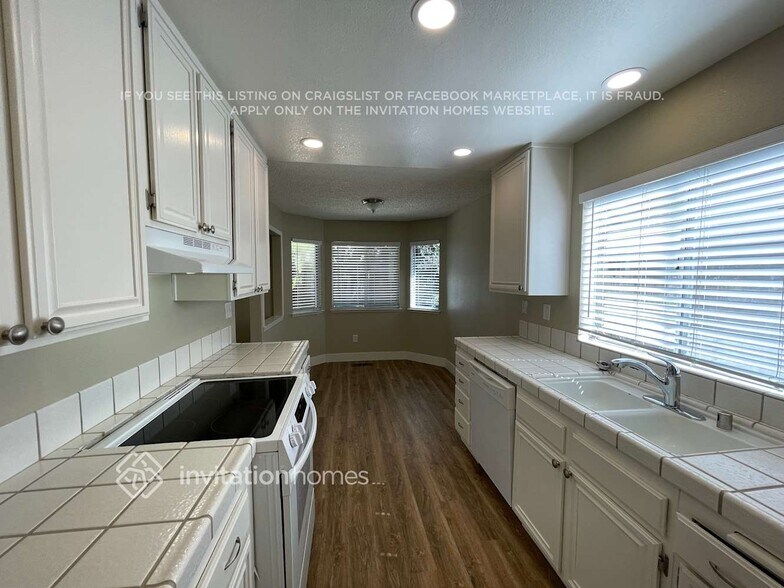 Building Photo - 4939 Orinda Way