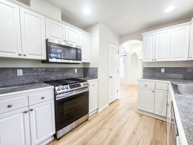 Building Photo - Updated 4BD Home in Gleneagle