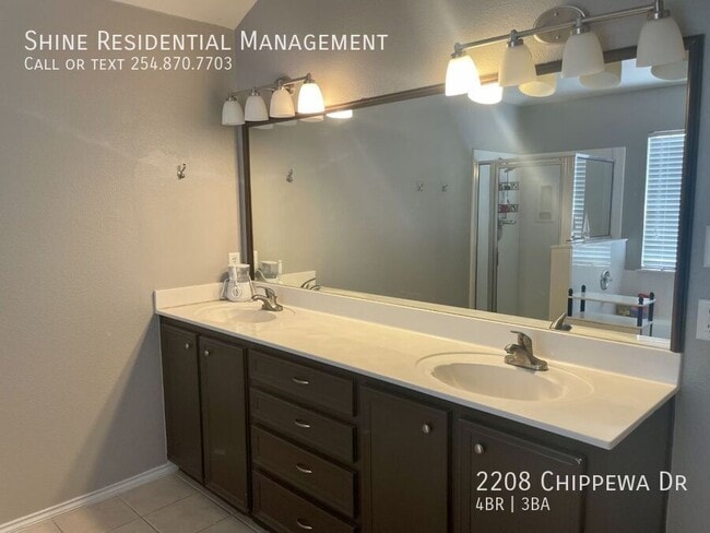 Building Photo - 2208 Chippewa Dr