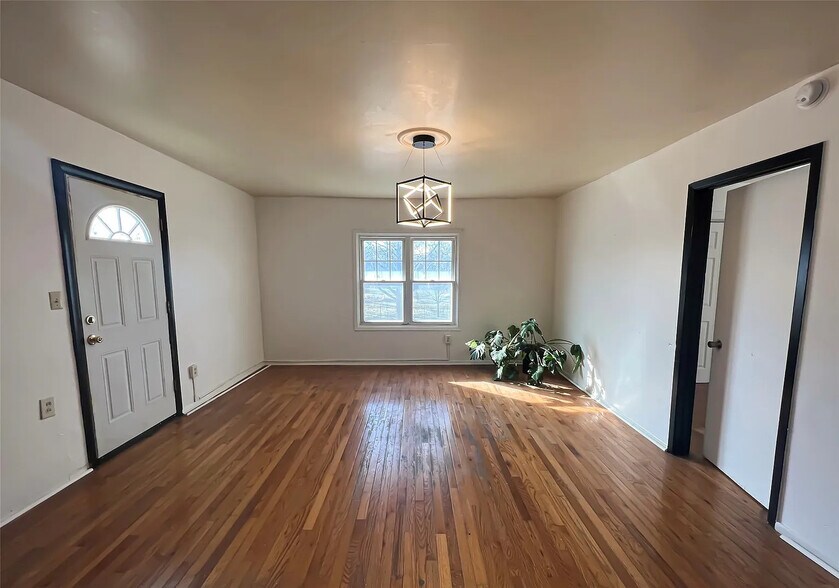 Building Photo - 1171 21st St