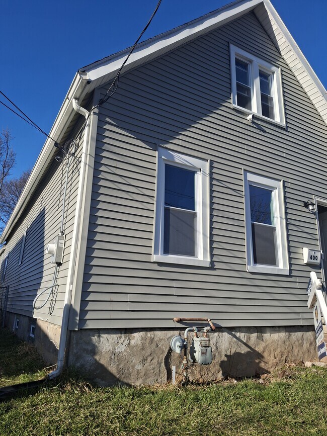 Building Photo - 400 Orange St