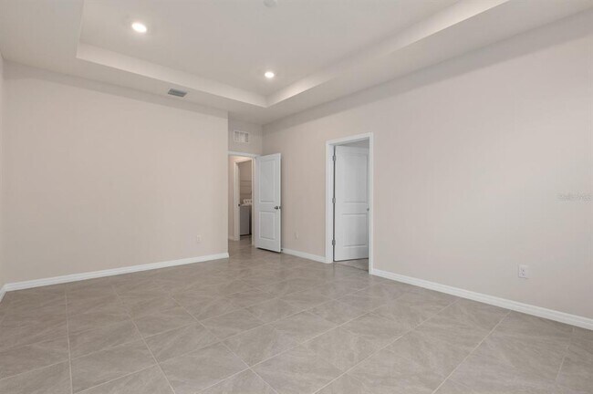 Building Photo - 520 158th St E