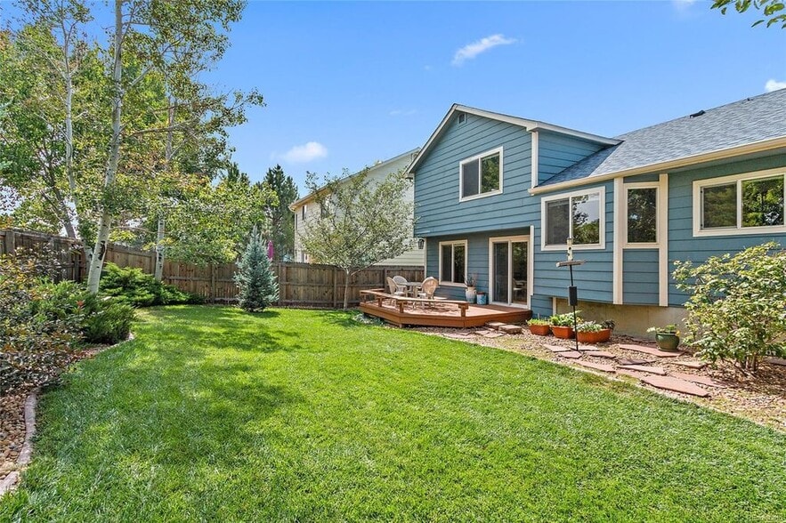 Back Yard & Deck - View 3 - 13504 Quivas St