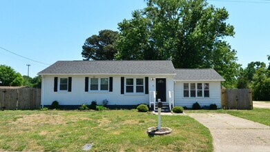 Building Photo - Renovated Ranch!