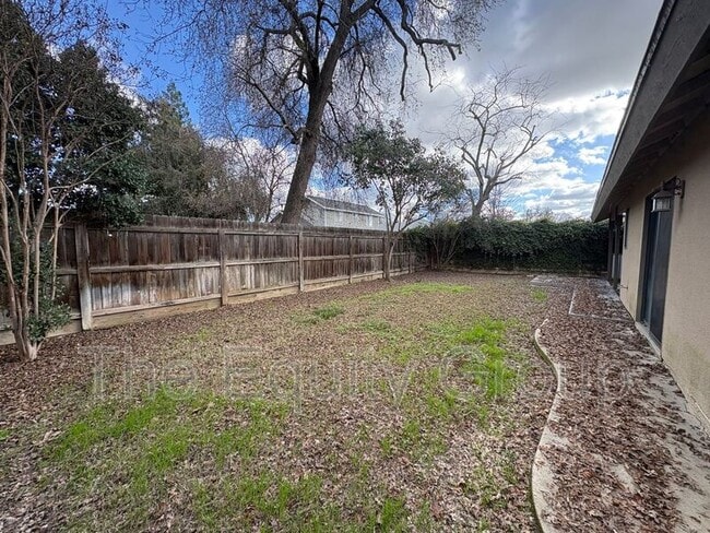 Building Photo - 644 N Atwood St