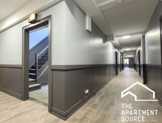 Building Photo - 818 W Diversey Pkwy
