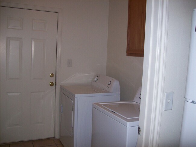 Building Photo - 803 N Bangor Ave