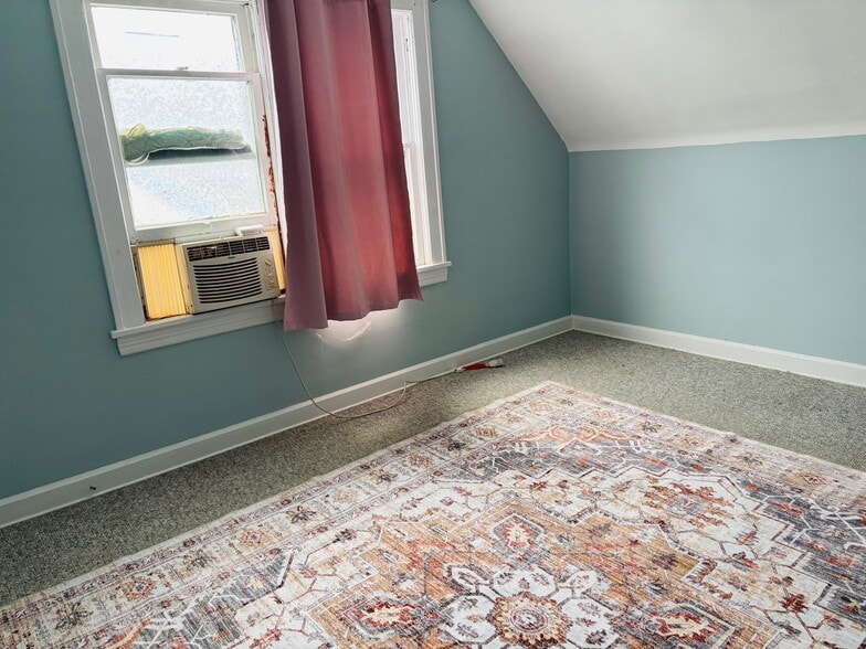 Building Photo - 2679 Hampshire Rd