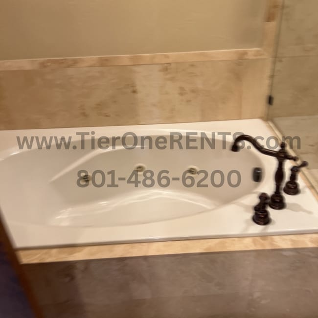 Building Photo - NO DEPOSIT Option Available for This Prope...