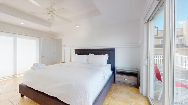 Building Photo - 750 Dune Rd