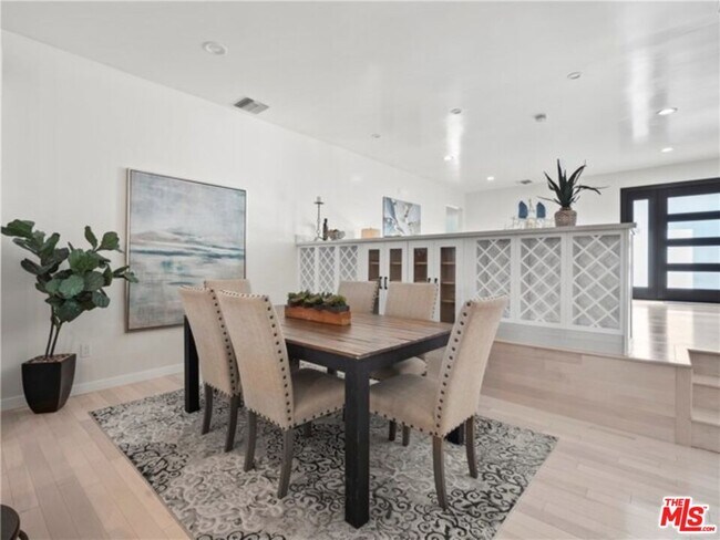 Building Photo - 17601 Rhoda St