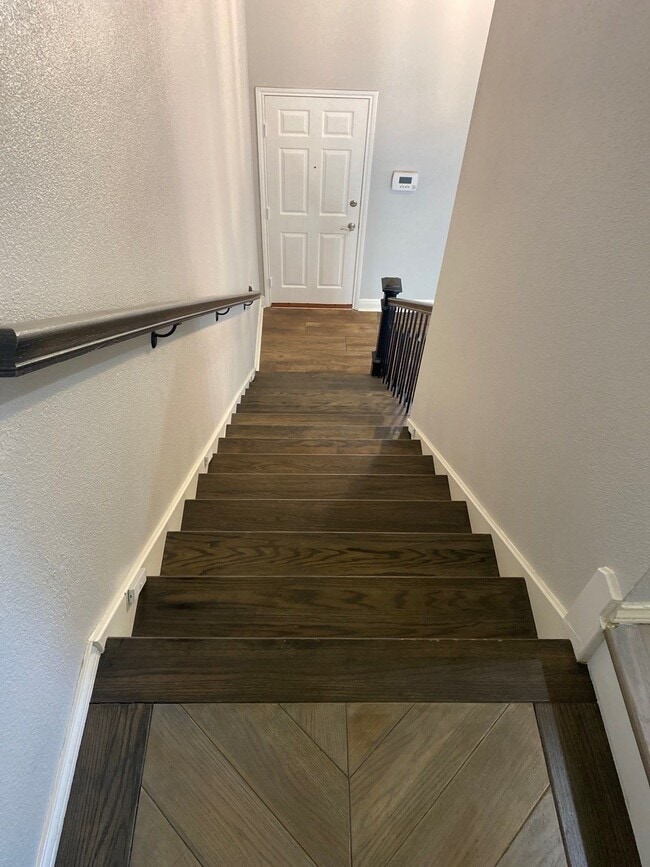 Building Photo - 2101 Crestwind Ct