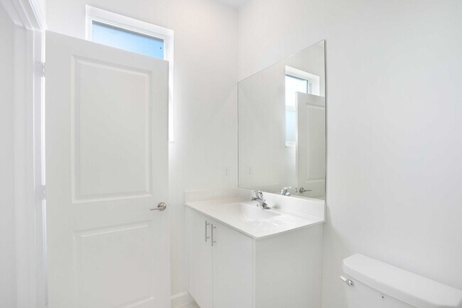 Building Photo - Brand new Townhome 3/2.5  Maximum 2 Cars