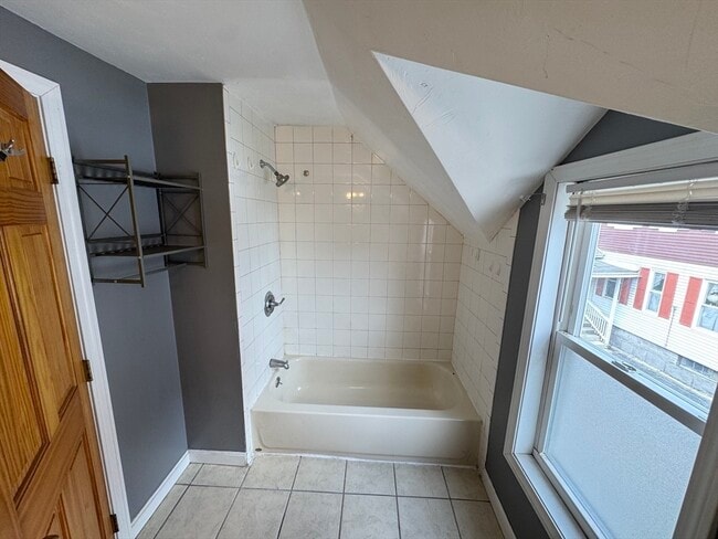 Building Photo - 34 Cutler St