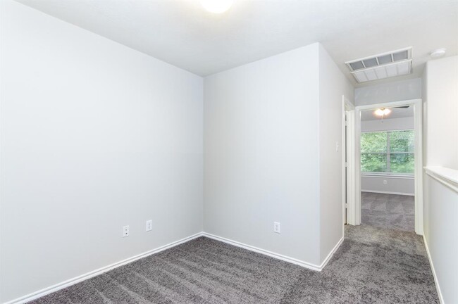 Building Photo - 215 N Burberry Park Cir