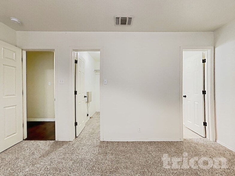 Building Photo - 9607 Kennebec Way