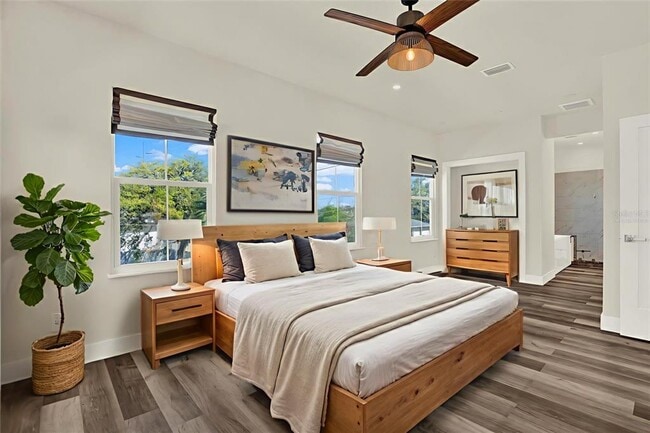 Building Photo - 1299 5th St S