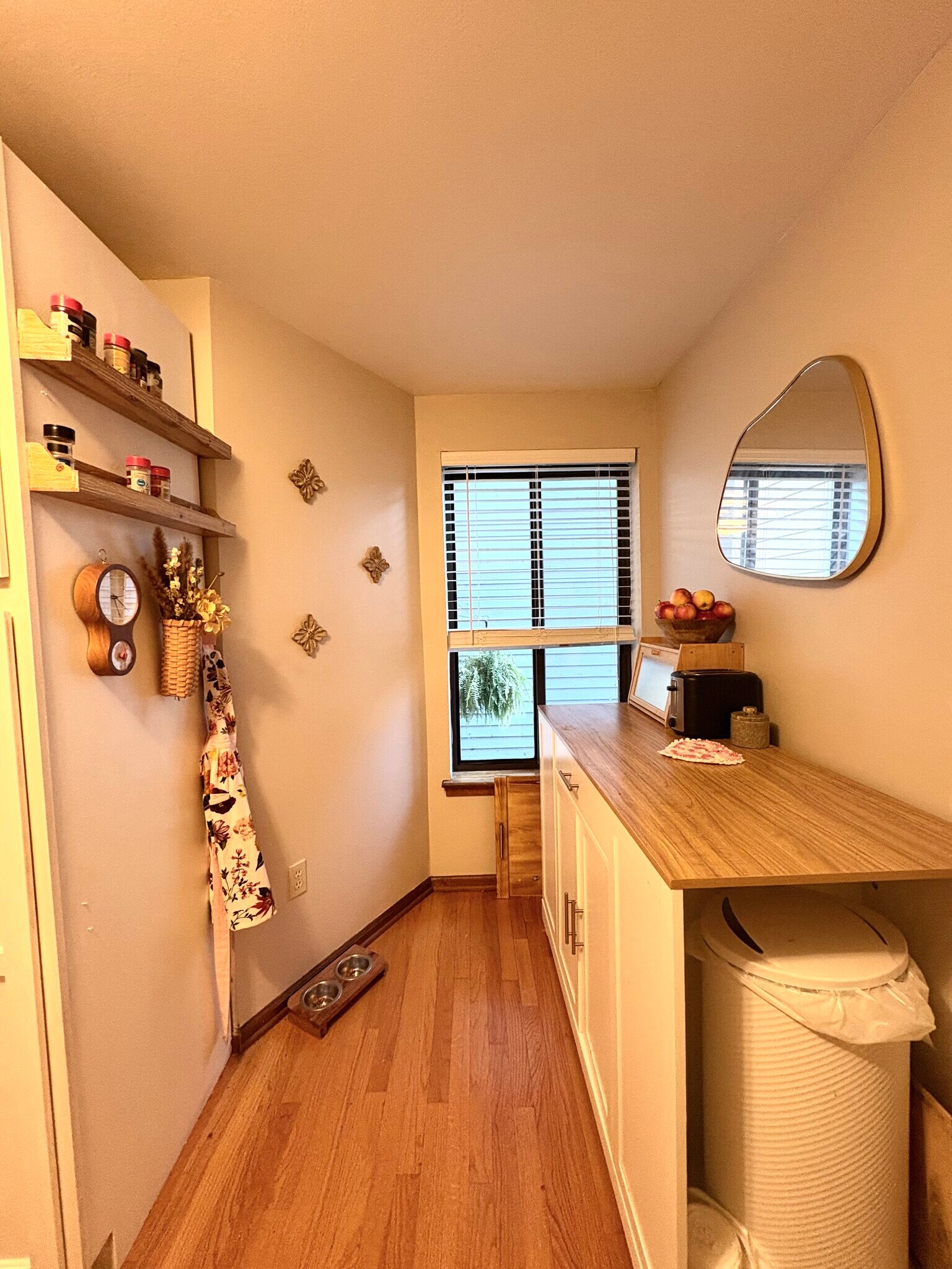 Building Photo - 8254 Beehive Cir