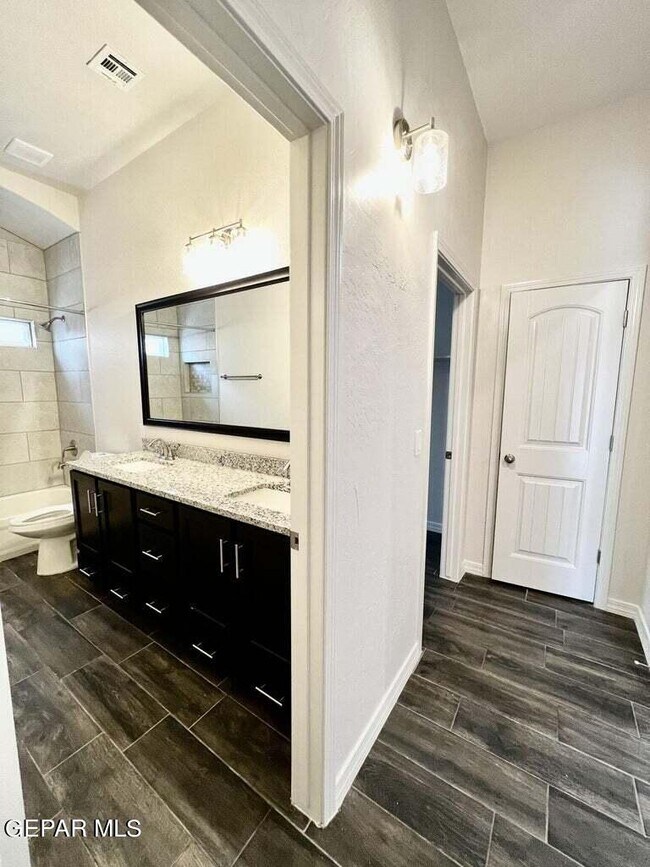 Building Photo - 13652 Glen Vista Ln