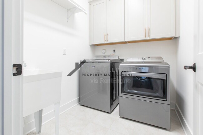 Building Photo - 1121 Crested Jay Dr