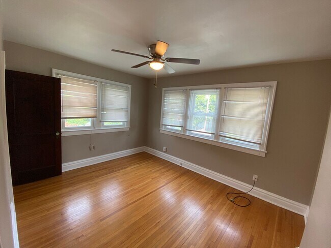 Building Photo - W Pacemont Rd 152-154 NSLLC