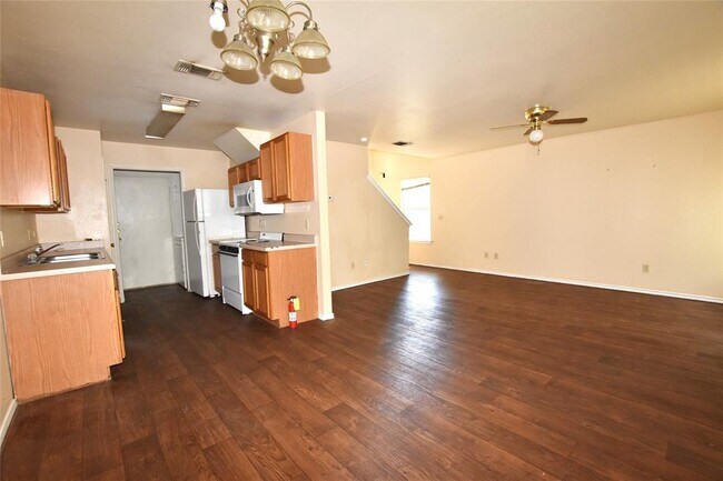 Building Photo - 904 Sagewood Trail