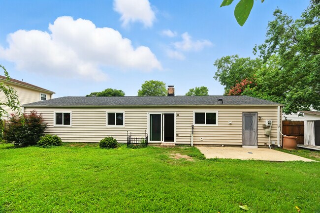 Building Photo - 3800 Liberty Ridge Rd