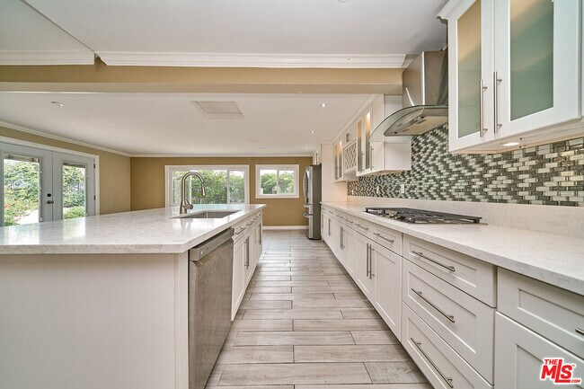 Building Photo - 2660 Conata St