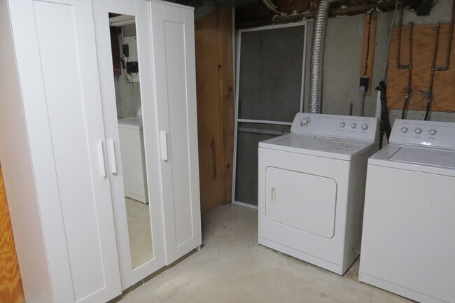 Building Photo - 14 Hartshorn Pl