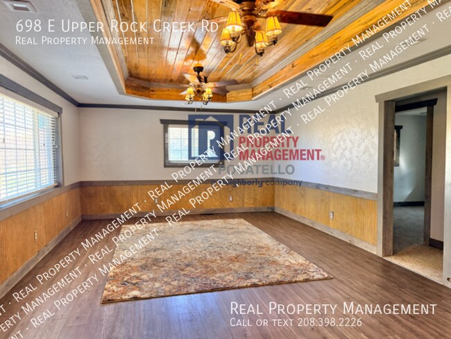 Building Photo - 698 E Upper Rock Creek Rd