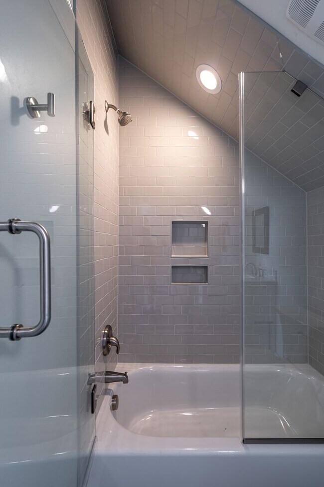 Building Photo - 22 Reid St