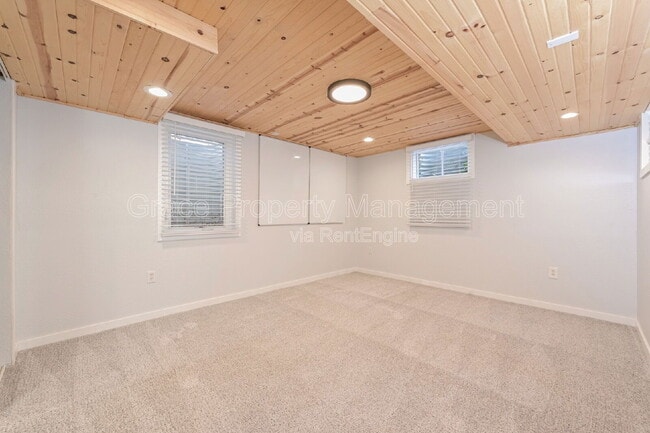 Building Photo - 6186 S Southwood Dr