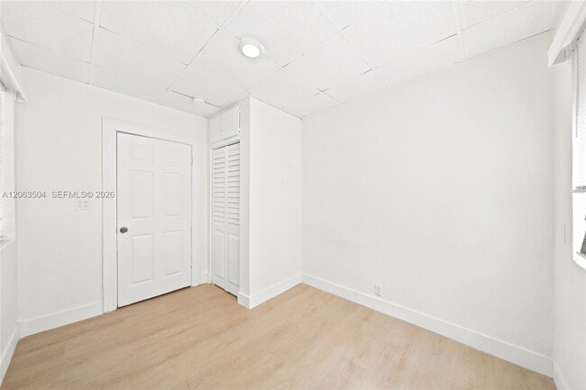 Building Photo - 119 NE 56th St