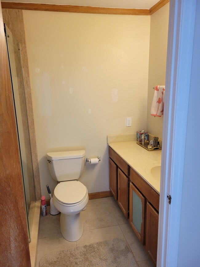 Building Photo - 222 Bristol Ct