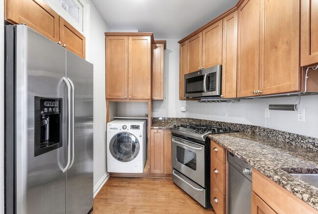 Building Photo - ADORABLE CONDO ON ARTHUR ASHE BOULEVARD