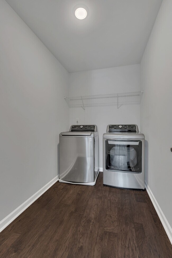 Building Photo - 1051 Lonergan Cir