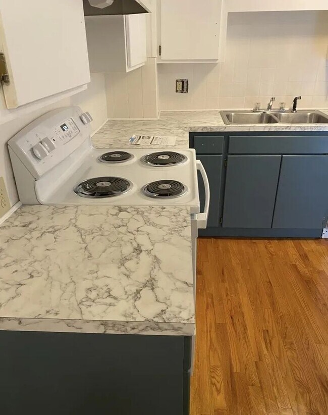 Building Photo - 4918-4920 California St