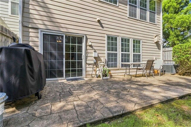 Building Photo - 105 Finchley Dr