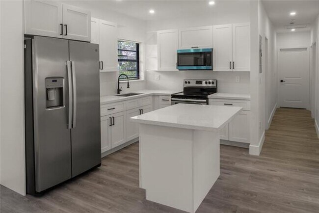 Primary Photo - 2724 SW 34th Ct