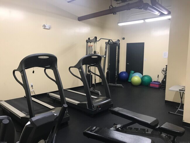 Building Photo - 124 Court St