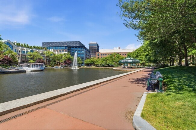 Building Photo - 6 Canal Park