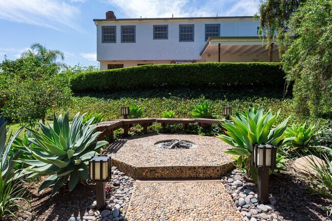 Building Photo - Georgian Colonial in Mt Helix