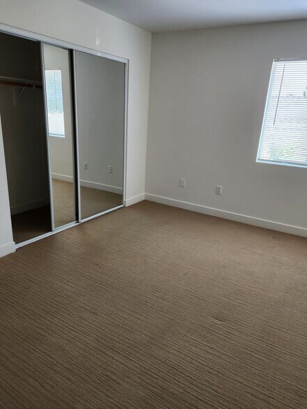 Building Photo - 1629 W Summit St