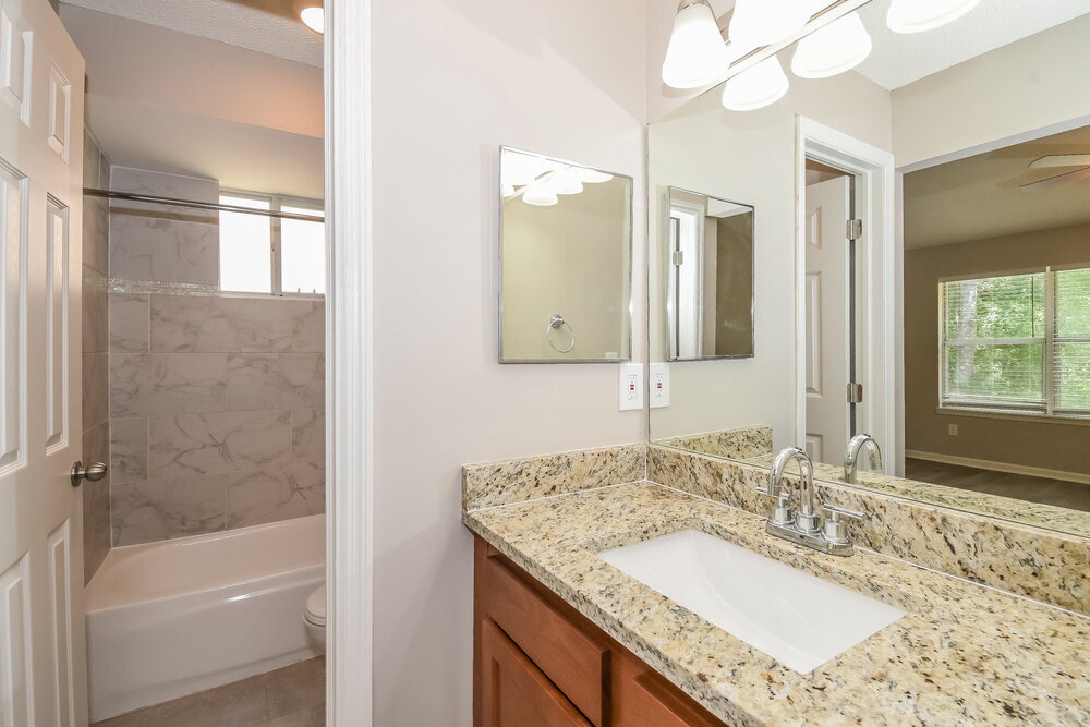 Building Photo - 282 Aquarius Cir W