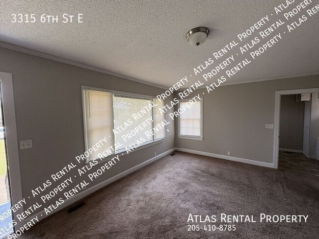 Building Photo - 3315 6th St E