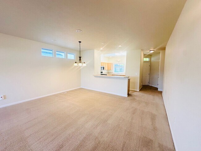 Building Photo - Exceptionally maintained Single level 3 bedroom home available soon!